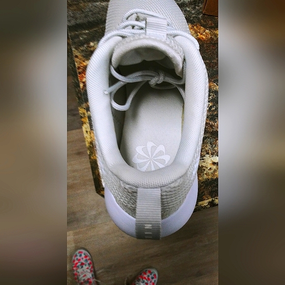 New in box 2025 Nike Roshe 2 Spikeless Golf Shoes 6 in mens/7.5 in wmn NWOT - Picture 6 of 9